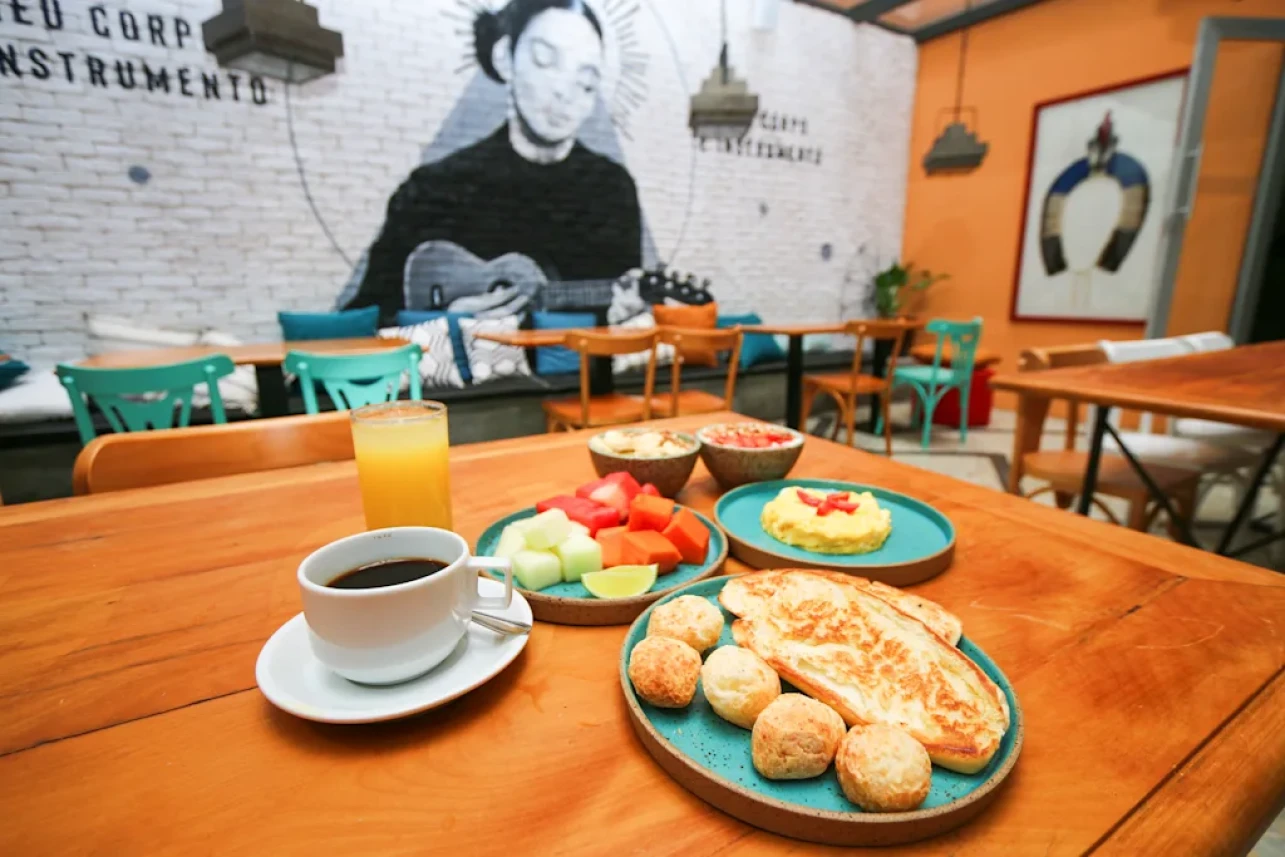 Pool in Lapa - Drinks & View of the Arches - Image